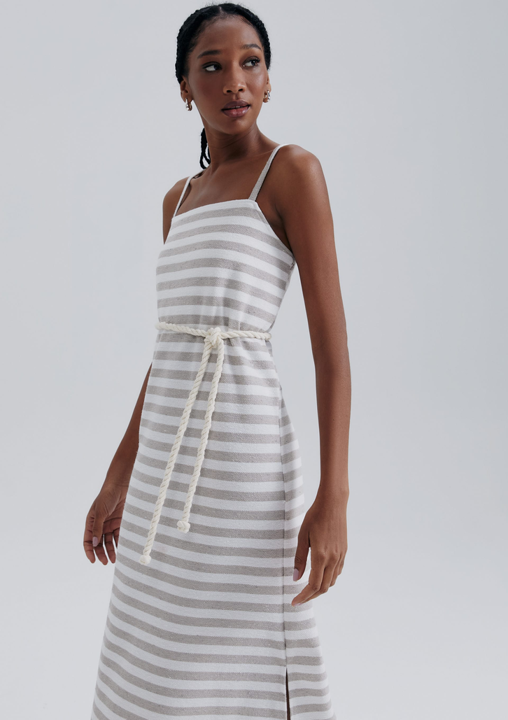 Vestido Off-White Hering Midi Texturizado Eco