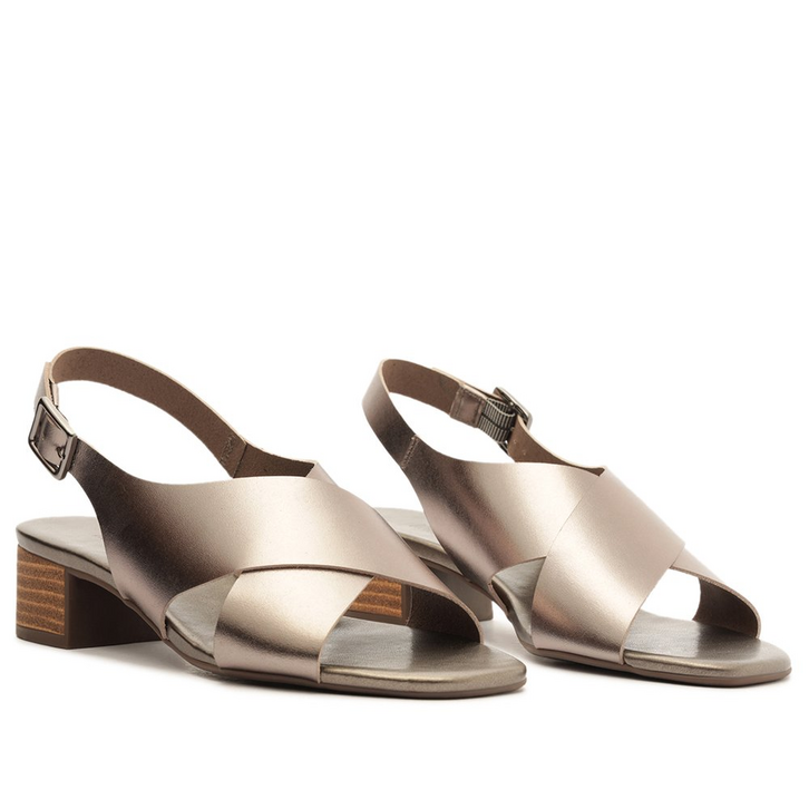 Sandália Salto Bloco Tiras Cruzadas Couro Prateada