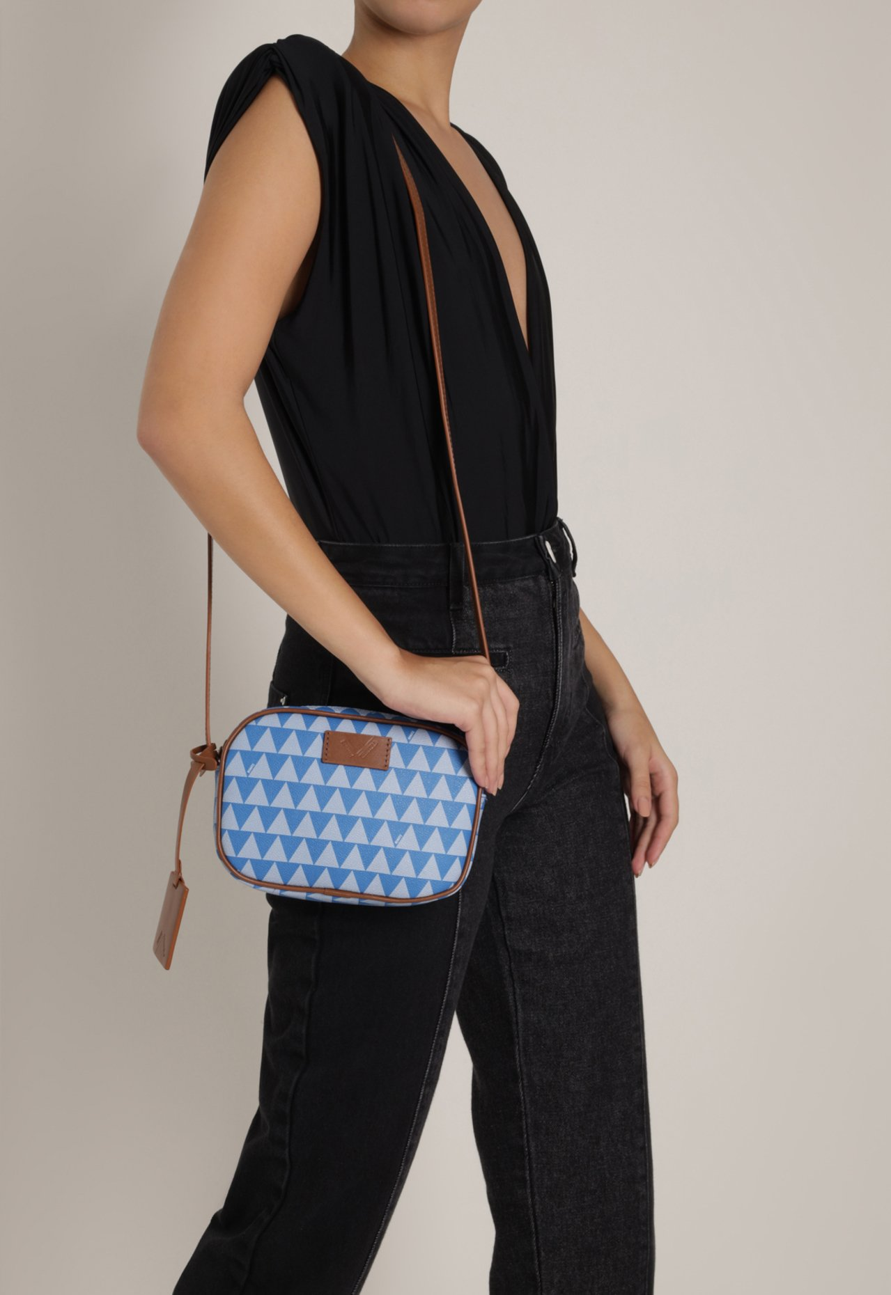 S5001505150017U-05-BASEIMAGE-