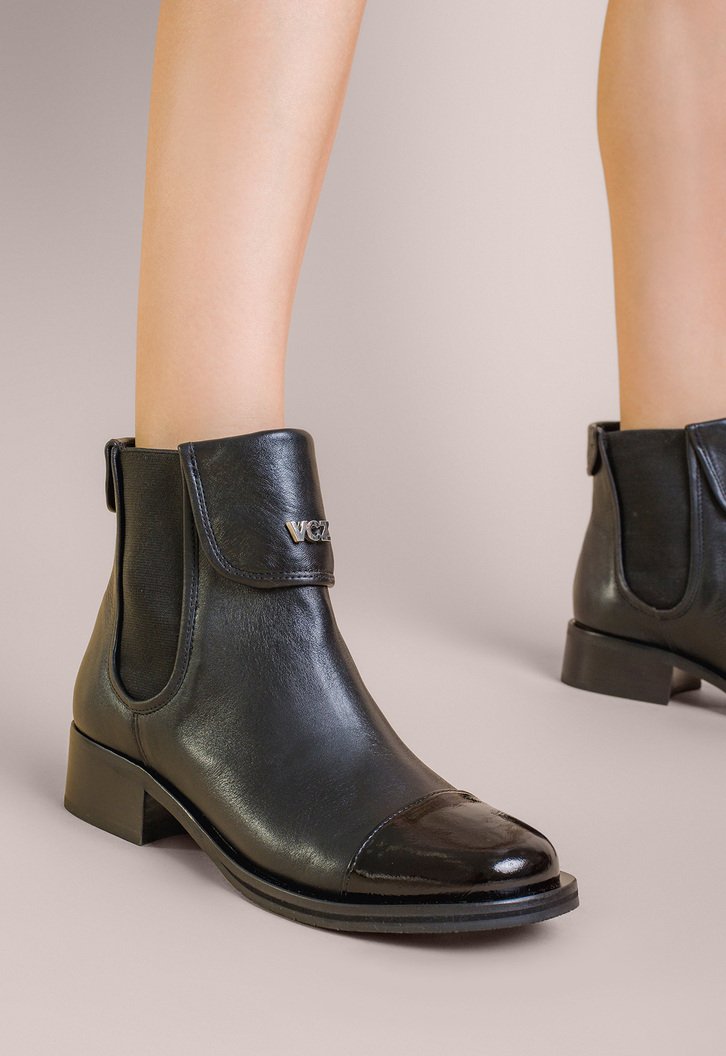Bota Newport Preto