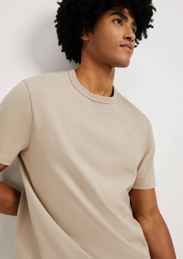 Camiseta Marrom Hering Básica Masculina Em Algodão Peruano