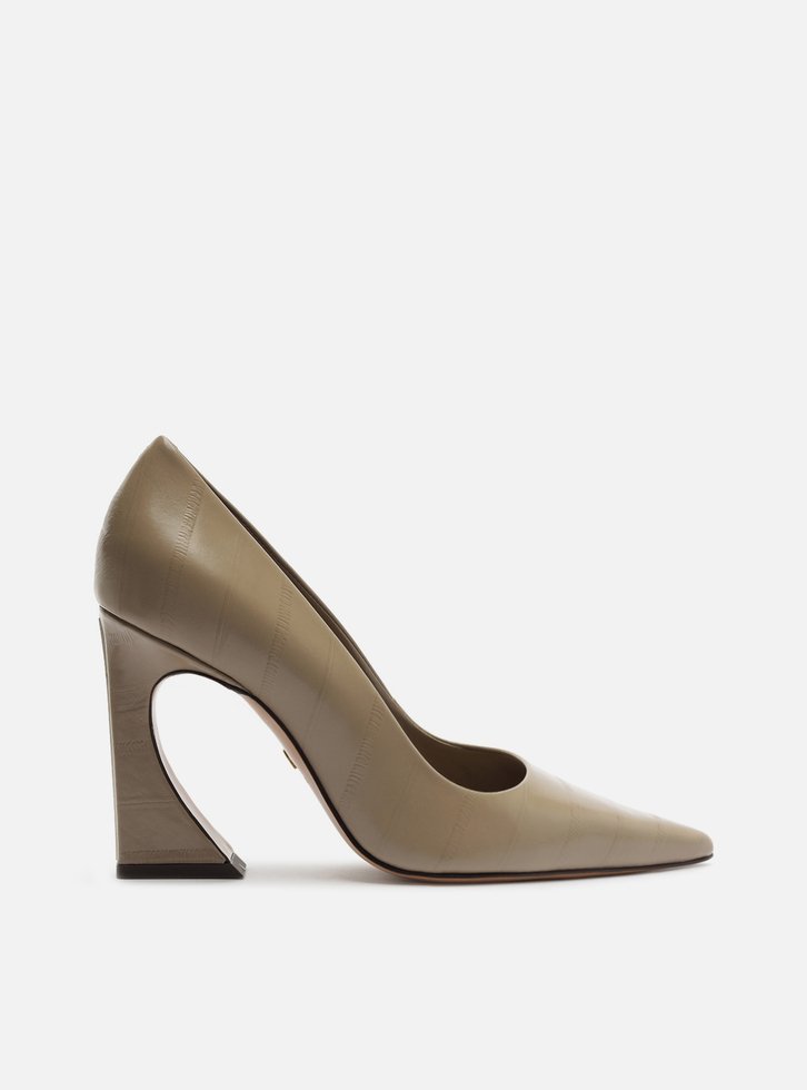 Scarpin Cinza Couro Salto Geométrico Flare