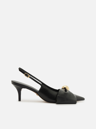 Scarpin Preto Couro Slingback Laço Metal