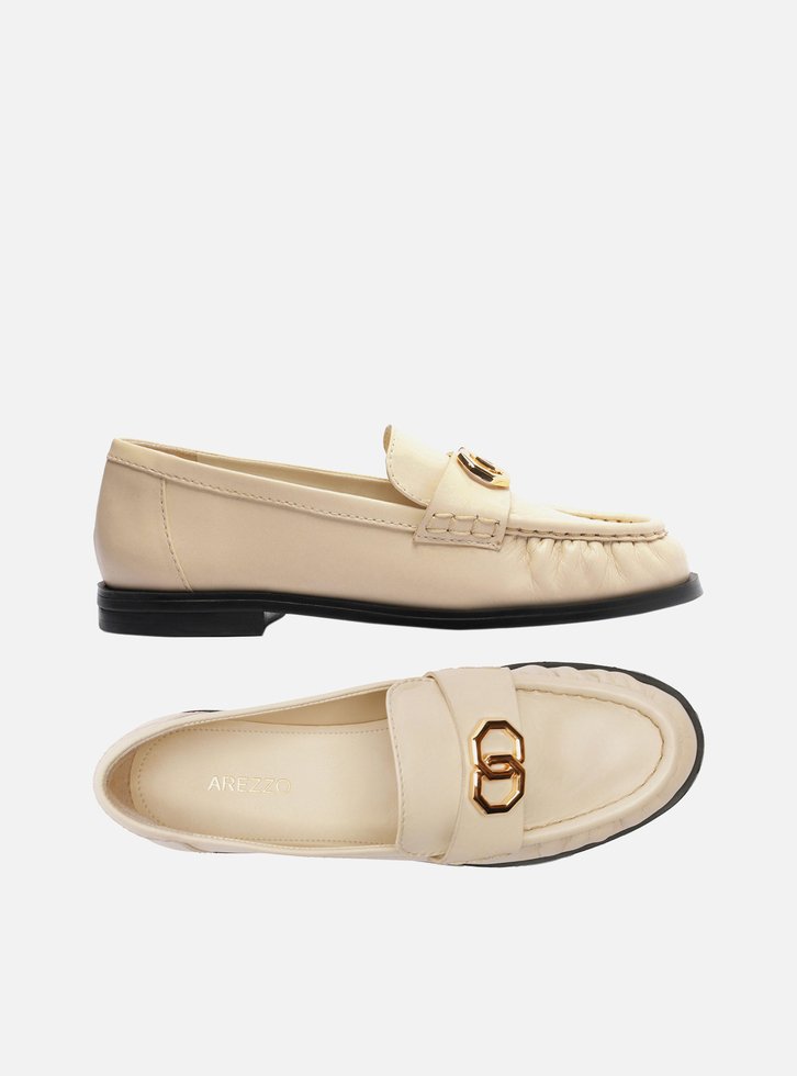 Mocassim Branco Couro Franzido Tira Metal