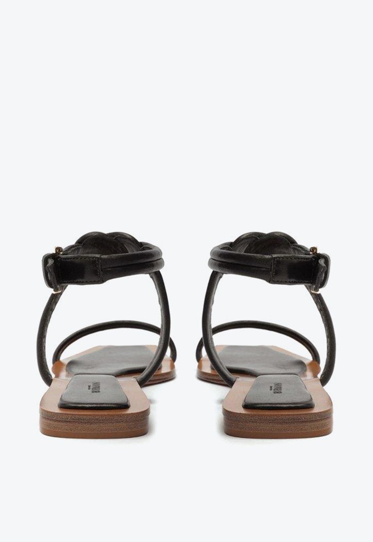 Vicky Square Padded Flat Black