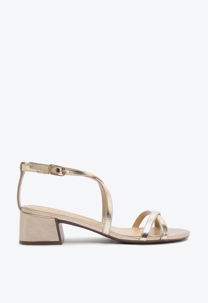 Sandália Tiras Cruzadas Finas Dourada