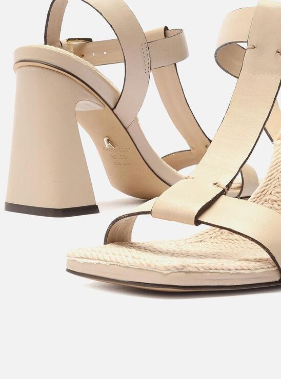 SANDÁLIA OFF-WHITE AREZZO COURO BLOCO FLARE