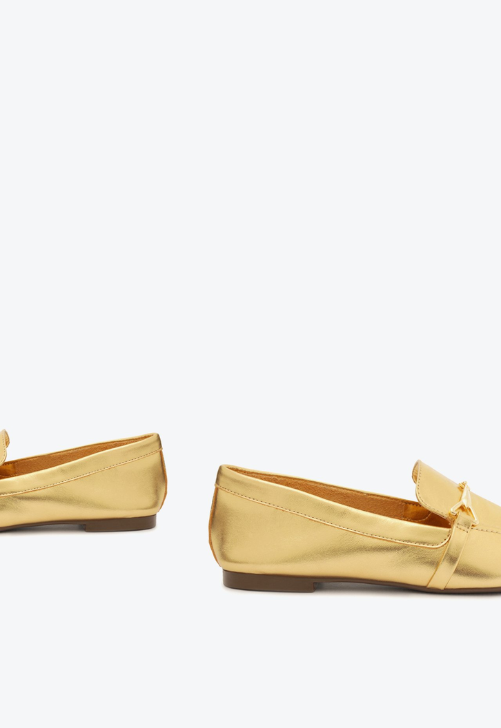 Sapato Mocassim Couro Enfeite Dourado