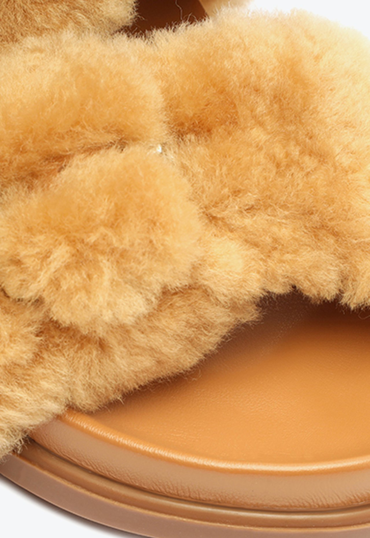 Sandália Slide Fivelas Pelos Comfy Amarela