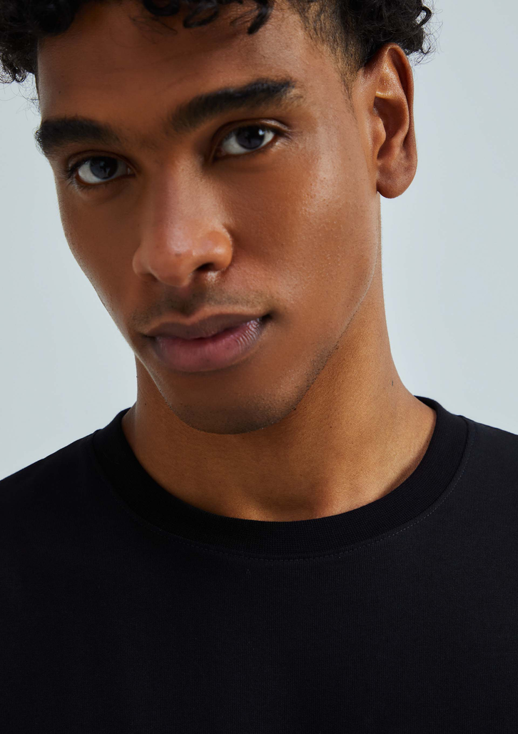 Camiseta Preto Hering Básica Masculina Em Algodão Peruano