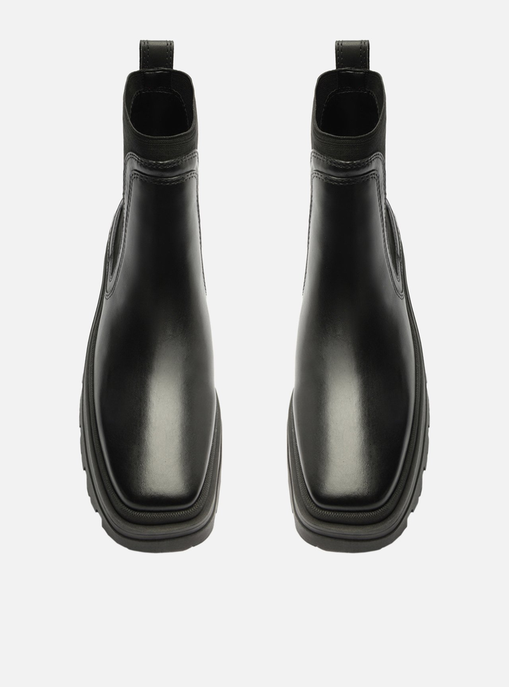 Bota Preta Couro Cano Curto Tratorada Elástico
