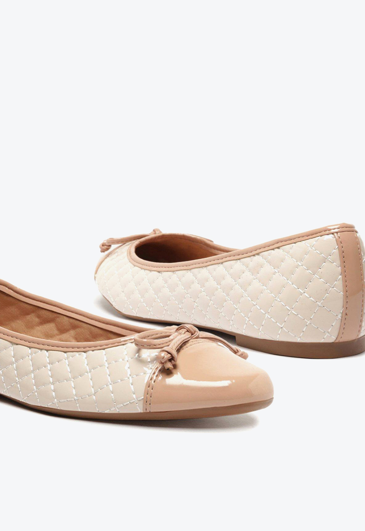 Sapatilha Off-White E Nude Arezzo Classic