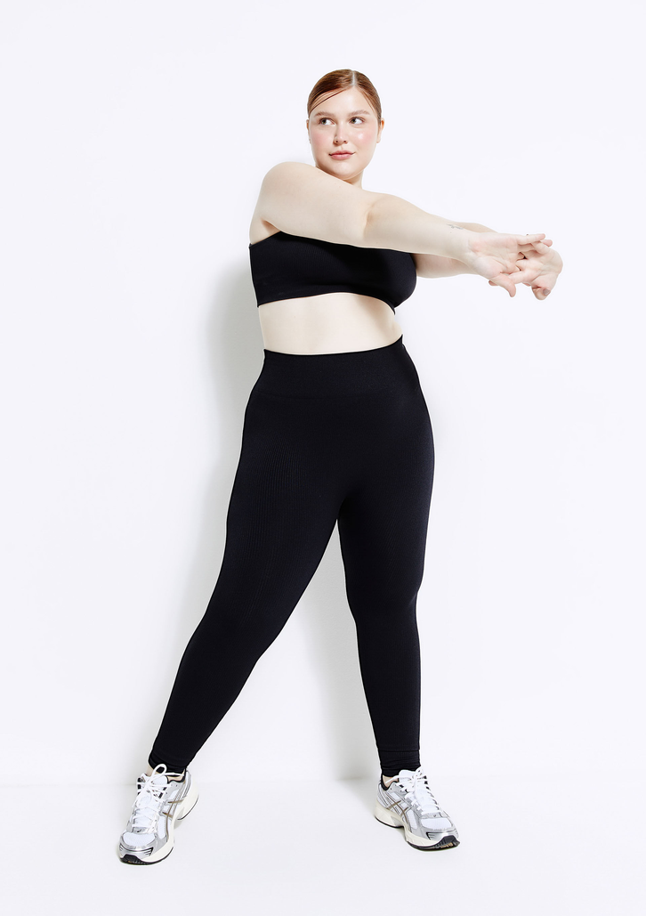 Calça Legging Preta Hering Esportiva Feminina Sem Costura
