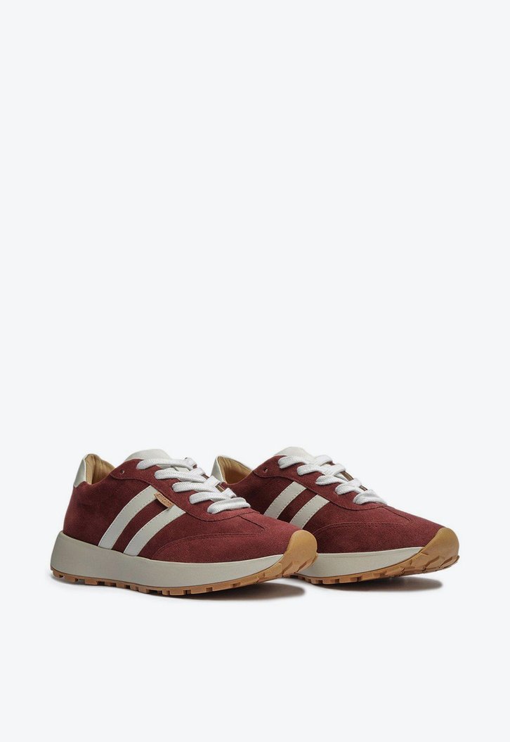 Tênis Roxo Sporty Detalhe Lateral