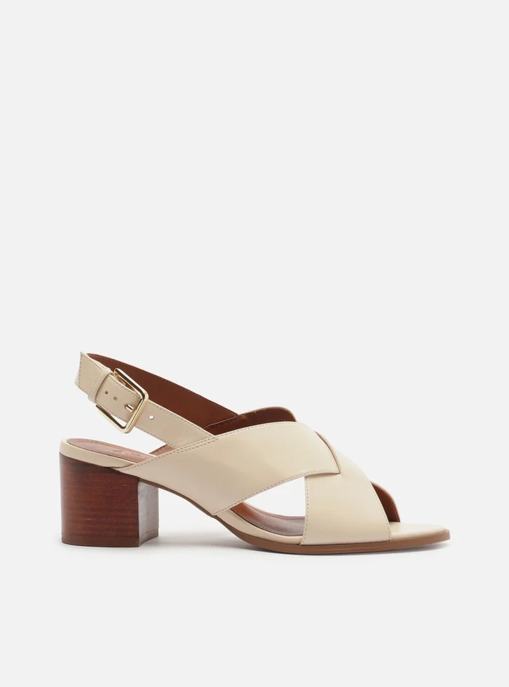 Sandália Off White Couro Salto Médio Bloco Tiras Cruzadas