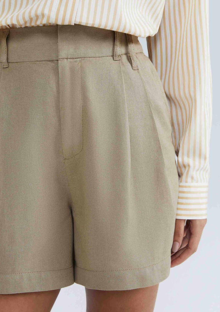 Shorts Caqui Hering De Alfaiataria Em Linho