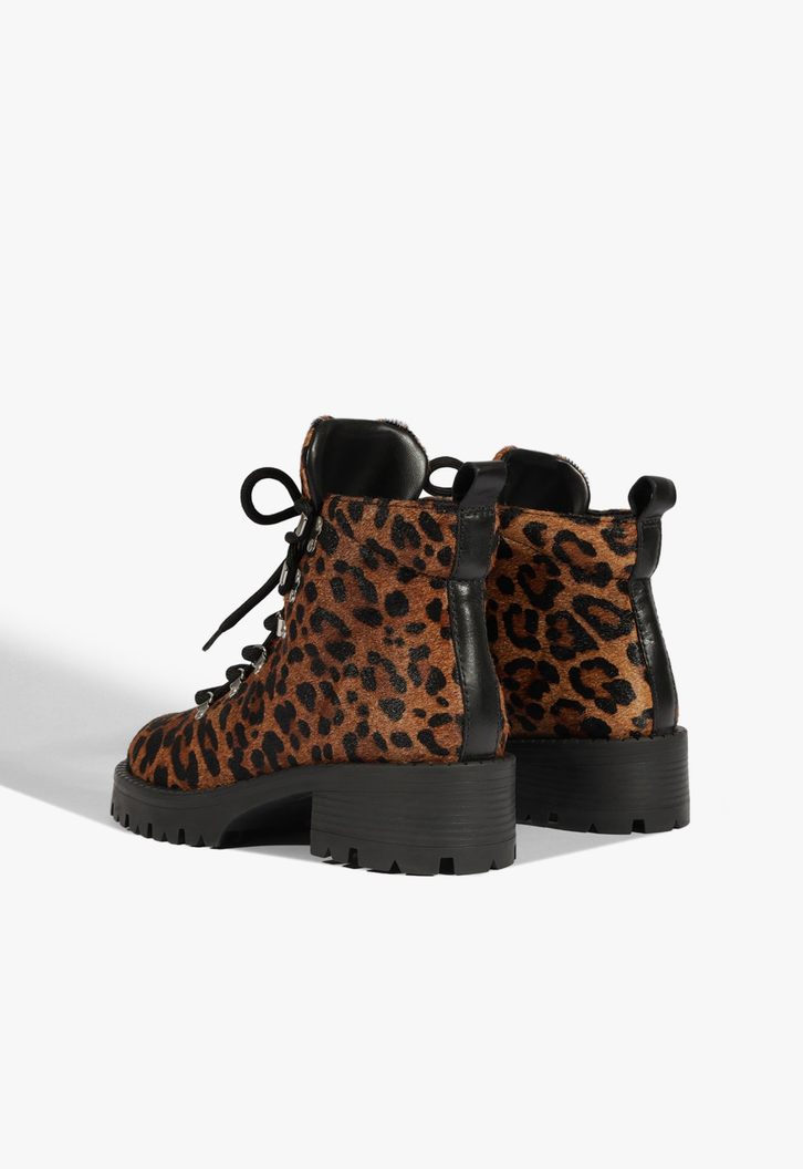 Bota Coturno Cano Baixo Couro Animal Print