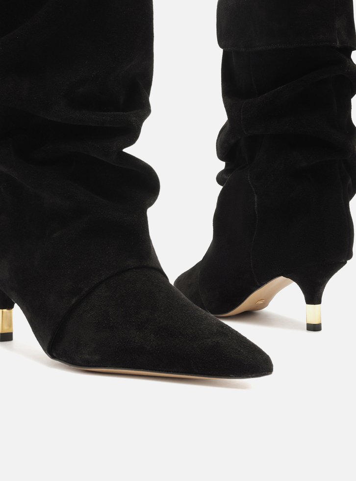 Bota Preta Suede Cano Médio Salto Fino Slouch