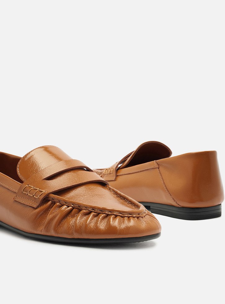 Mocassim Caramelo Couro Franzido Tira