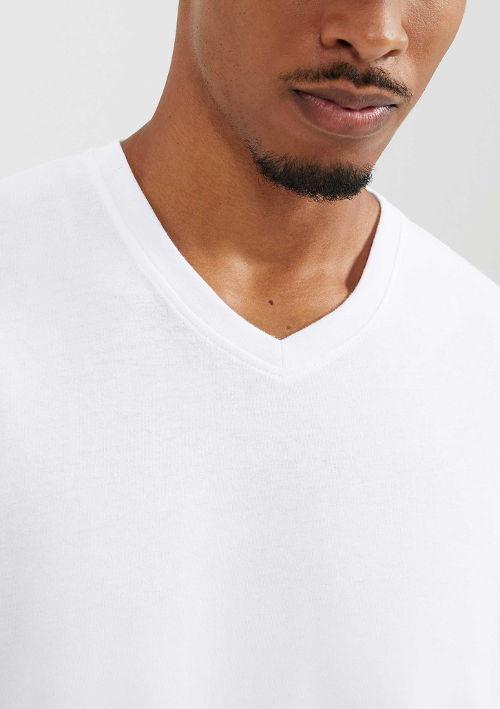 Camiseta Básica Branca Hering Masculina Manga Curta Gola V World