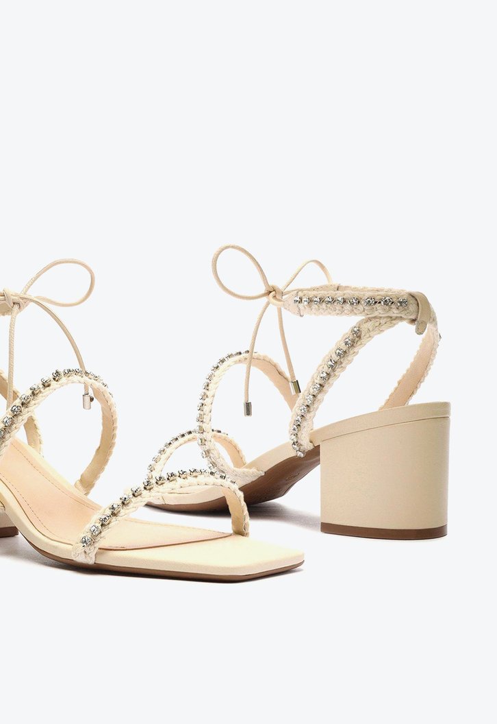 Sandália Off-White Arezzo Salto Médio Bloco Strass Mykonos