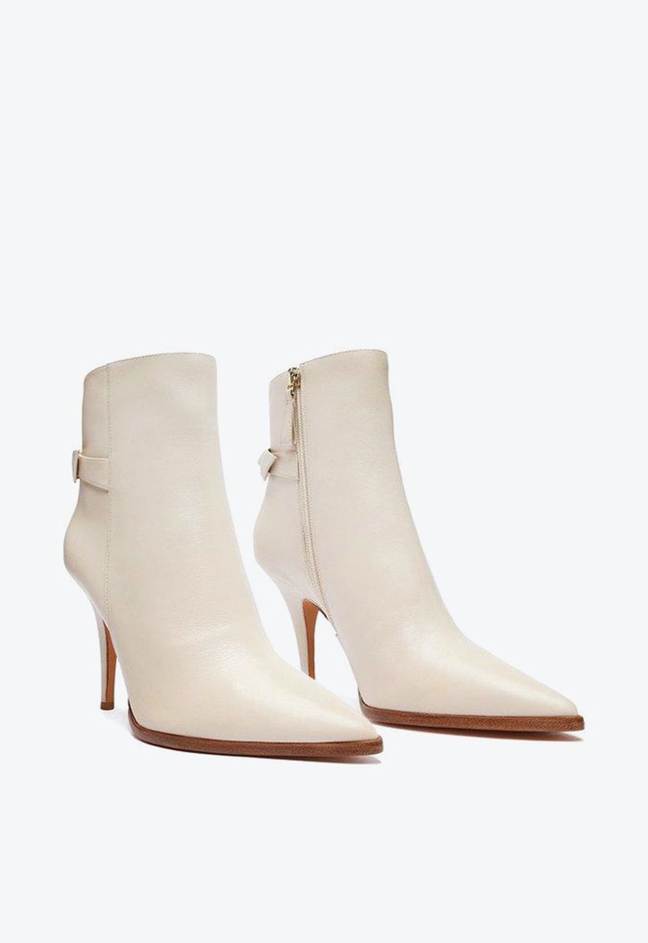 Clarita Bootie Spoon Heel Fog