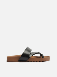 Papete Preta Couro Flatform Tiras Cruzadas