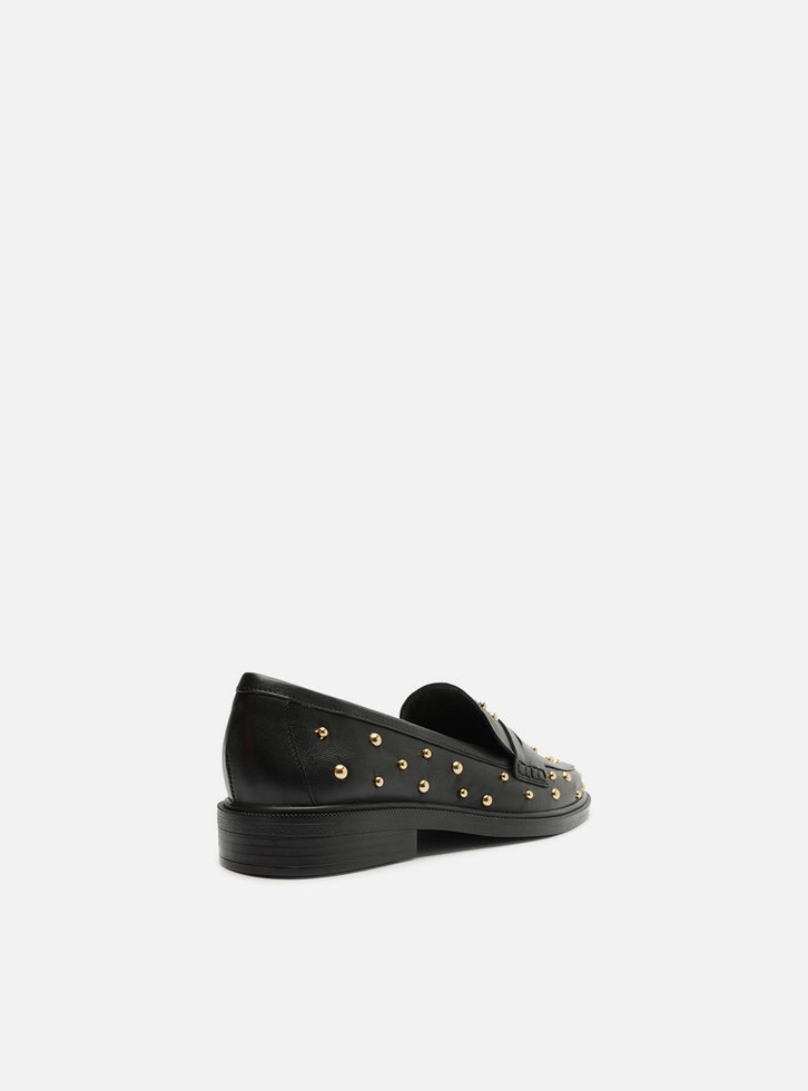Mocassim Preto Tachas