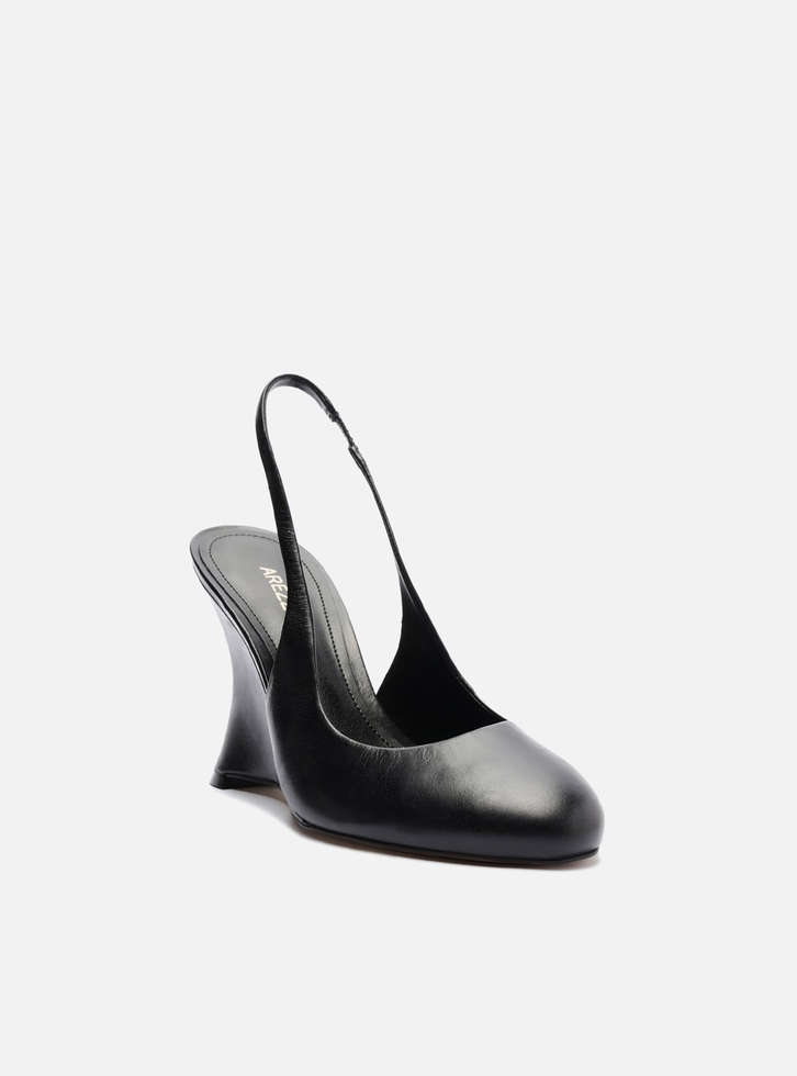 Scarpin Preto Couro Salto Anabela Slingback