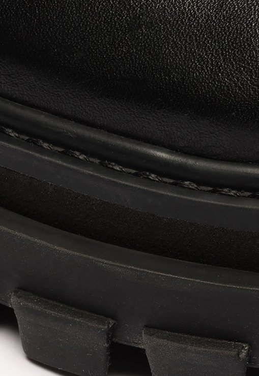 Bota Coturno Cano Curto Tratorado Preto