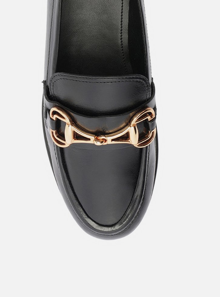 Mocassim Preto Couro Bridão Metálico Retrô