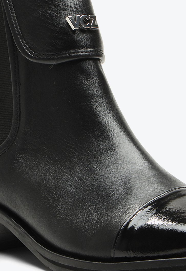 Bota Newport Preto