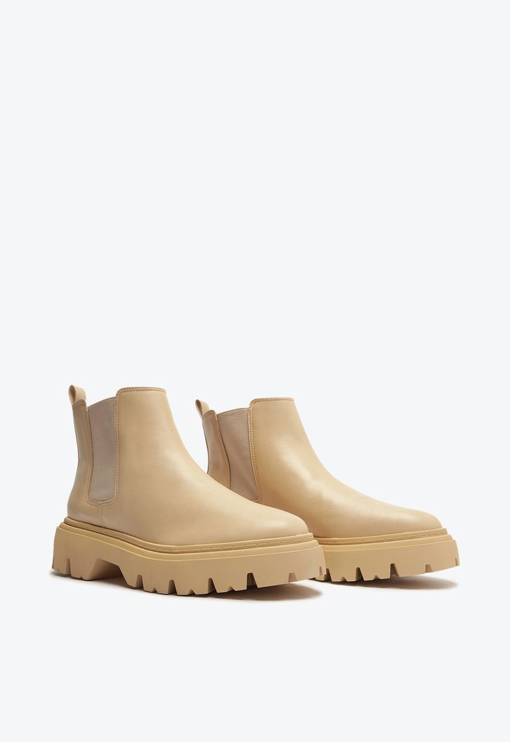Bota Tratorada Cano Baixo Nude