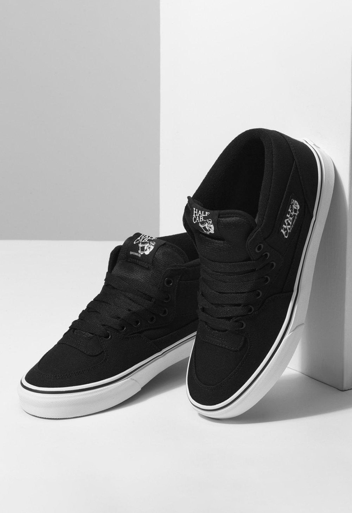 Tênis Vans Half Cab Black