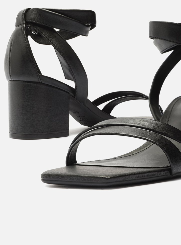 SANDÁLIA PRETA AREZZO COURO SALTO BLOCO LACE UP