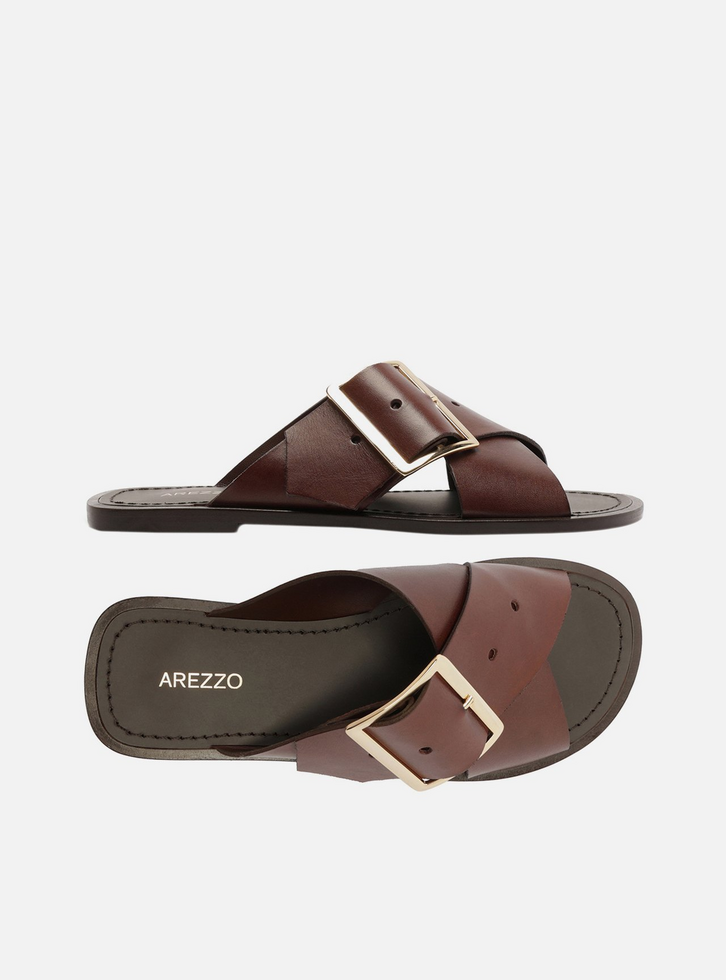 Rasteira Marrom Couro Tiras Cruzadas Fivela