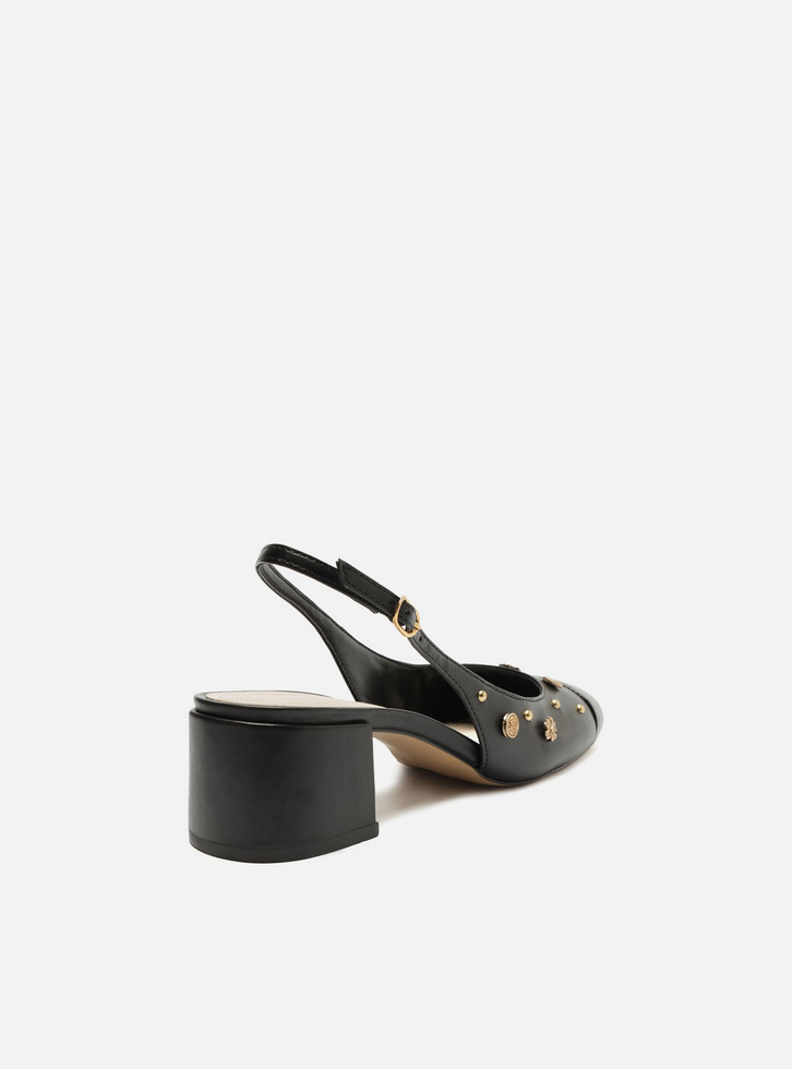 Scarpin Preto Arezzo Couro Slingback Aplicações