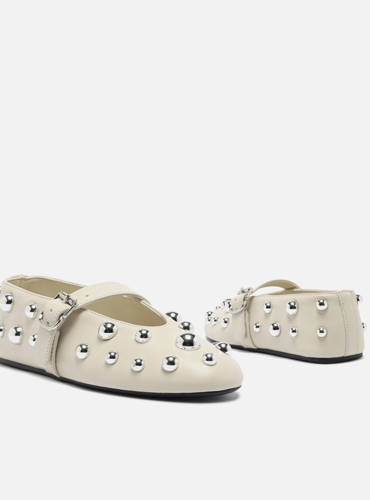 Sapatilha Boneca Branca Couro Studs