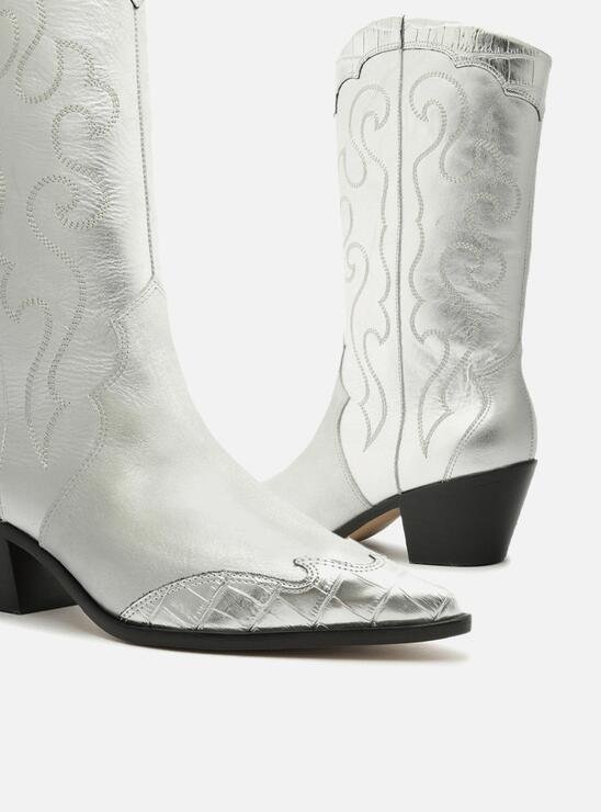 Bota Prateada Couro Cano Médio Bordado Western