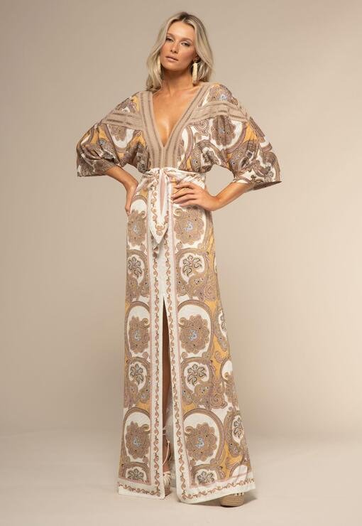 Vestido ACOSTAMENTO Longo Kimono Estampa Paisley Aquarela
