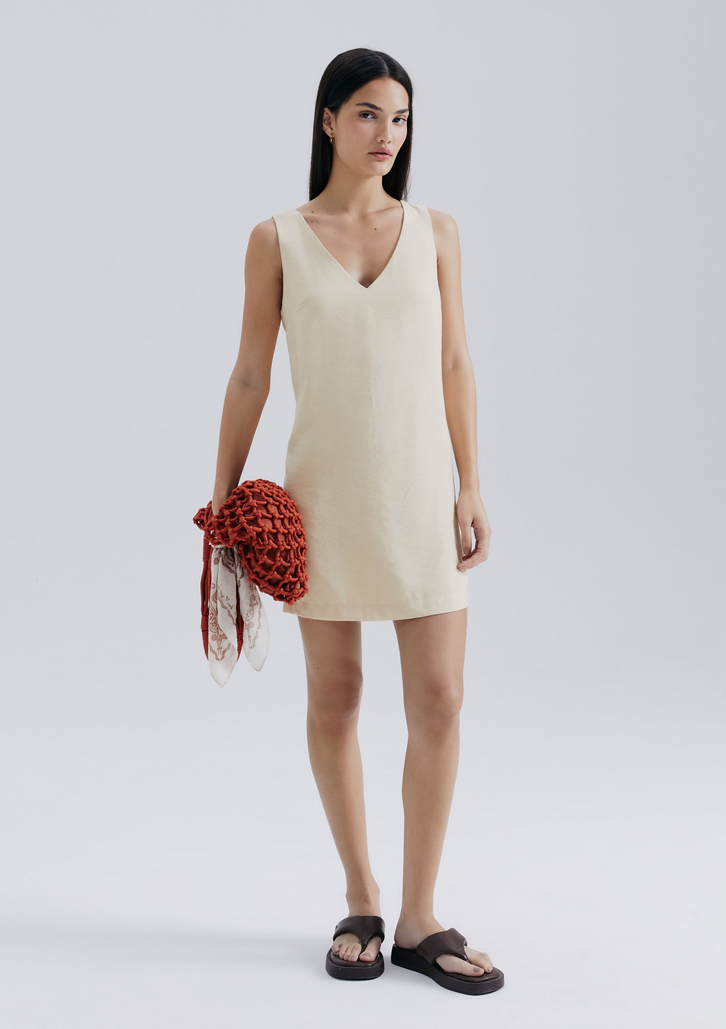 Vestido Creme Hering Curto Decote V Em Peach Touch