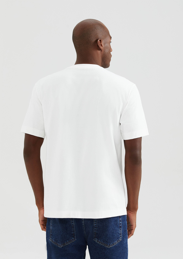 Kit Com 2 Camisetas Preta E Branca Hering Masculinas Básicas Relaxed
