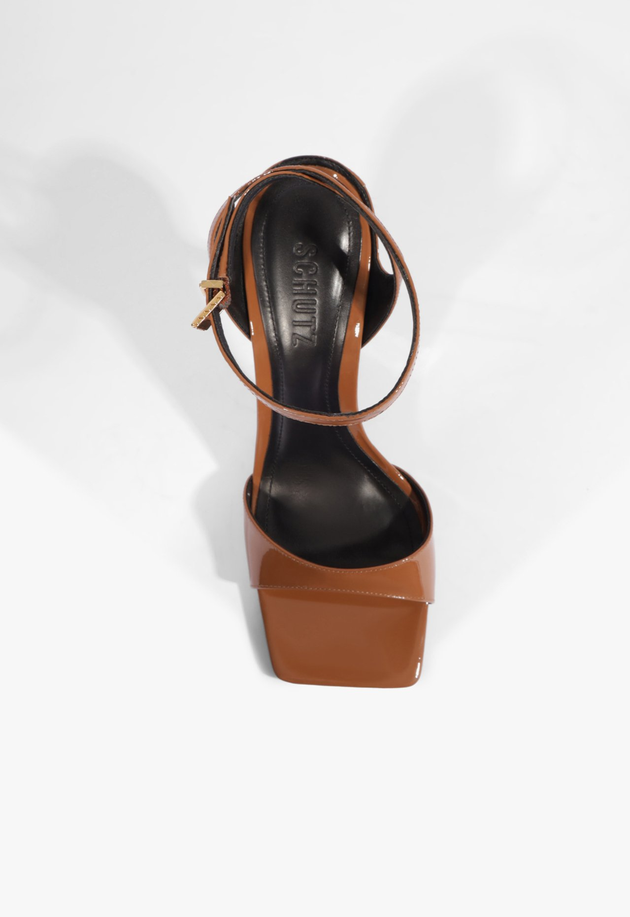 Sandália Ciara Verniz Marrom | ZZ MALL
