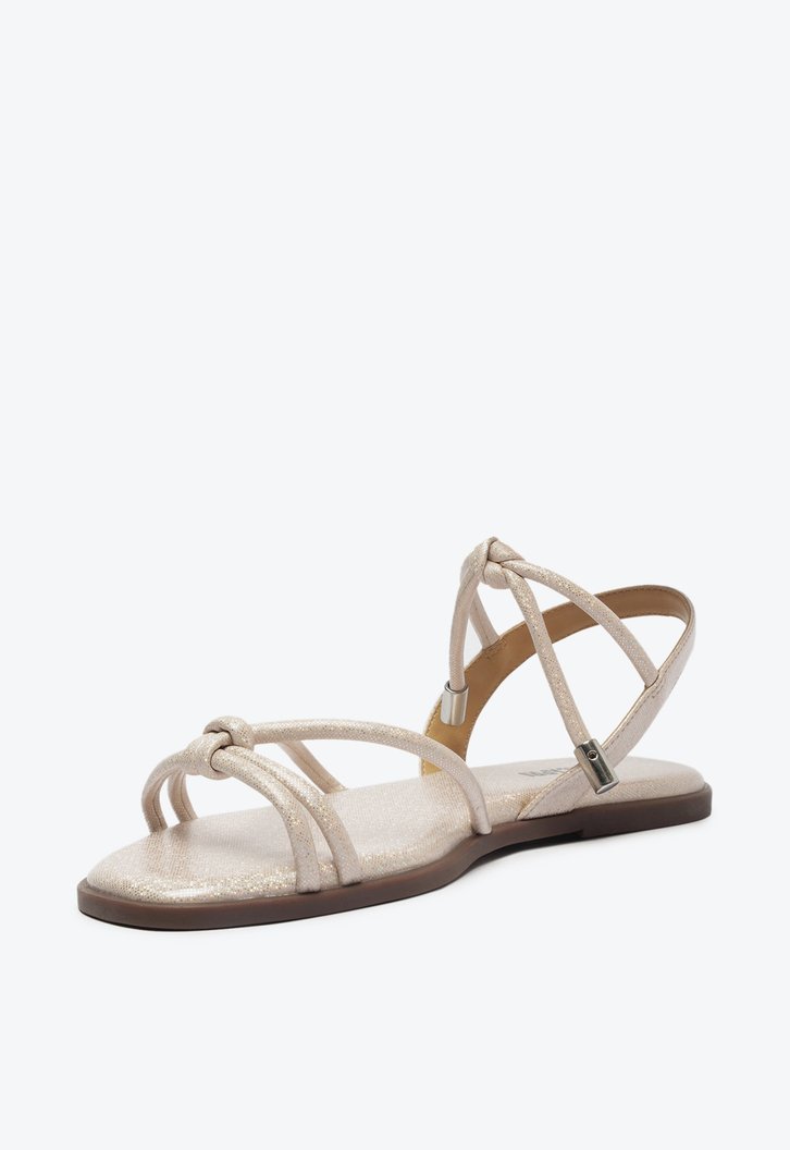 Sandália Rasteira Branca Tiras Boho