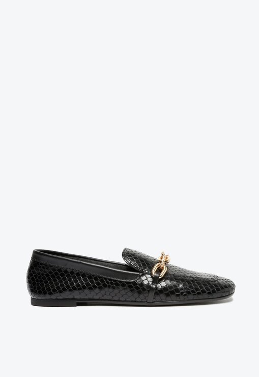 SAPATO MOCASSIM PRETO SCHUTZ COURO SNAKE CORRENTE