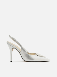 Scarpin Prata Arezzo Couro Slingback Coração Metal