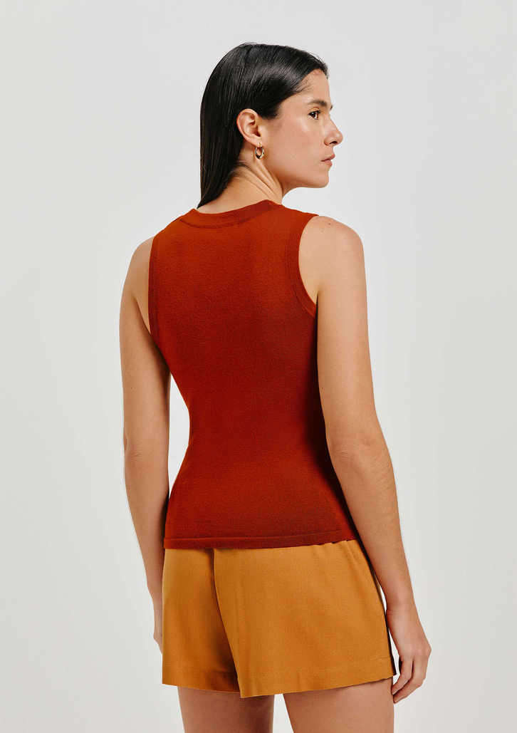 Regata Marrom Feminina Slim Decote U Em Tricô De Viscose