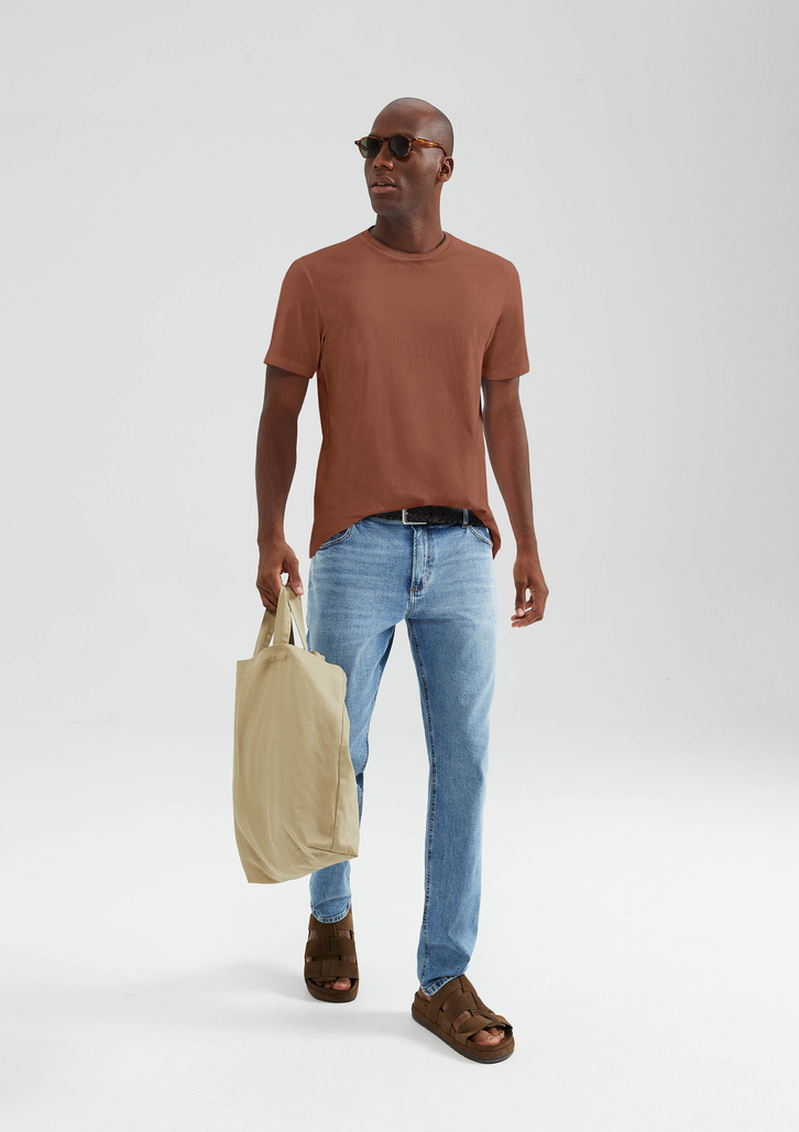 Camiseta Marrom Claro Hering Básica Comfort Super Cotton