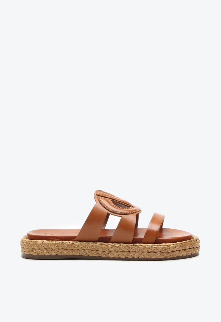 Flat Lorena Marrom