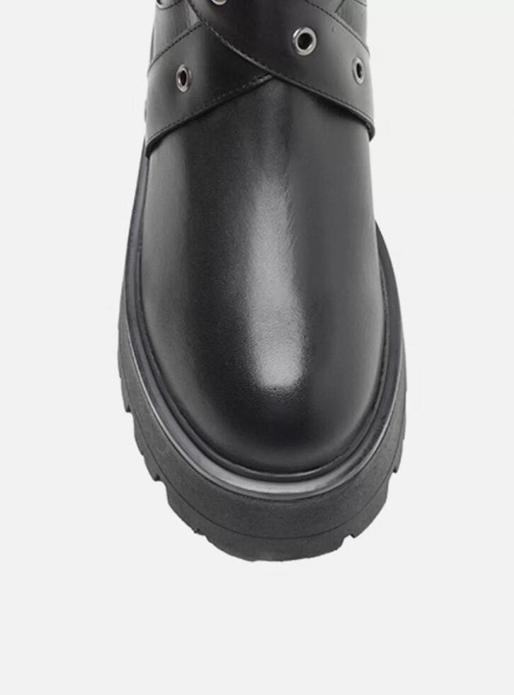 Bota Preta Arezzo Couro Cano Médio Tratorada Fivela